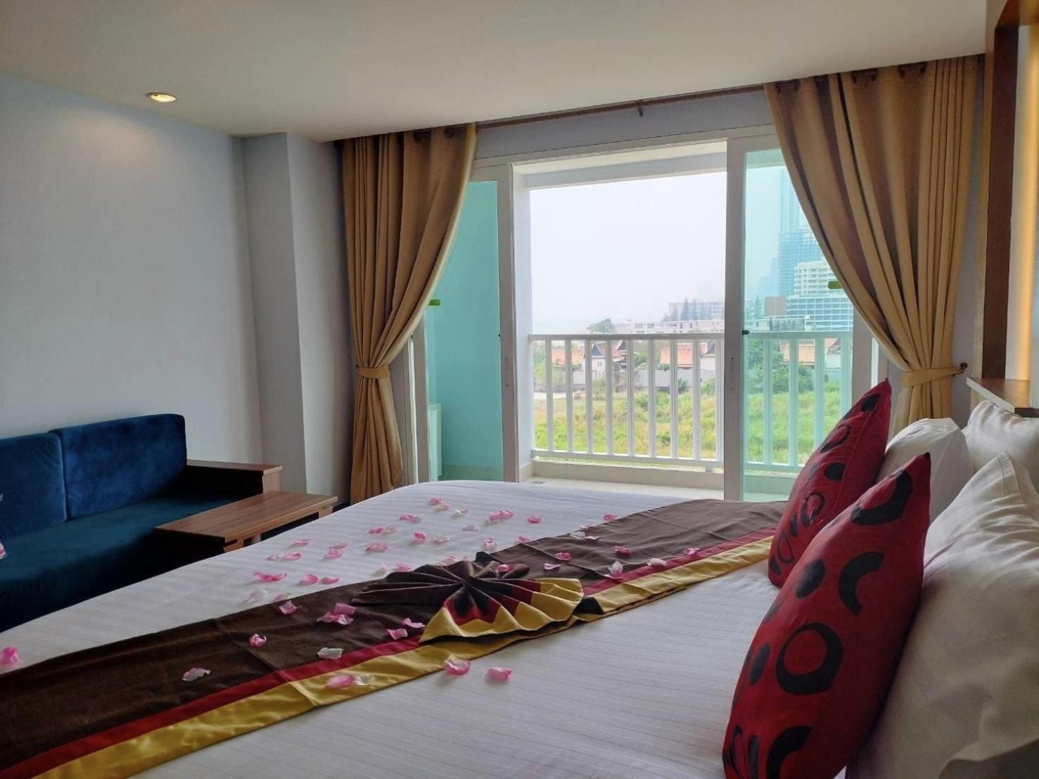 Saisawan Beach Luxury Hotel Na Chom Thian Luaran gambar